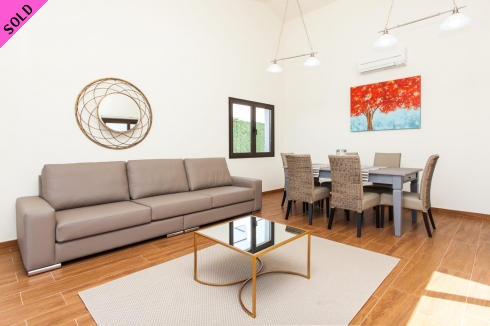 Just 4 Sales, La Estancia