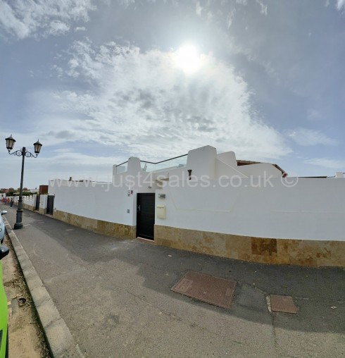 Just 4 Sales, La Estancia