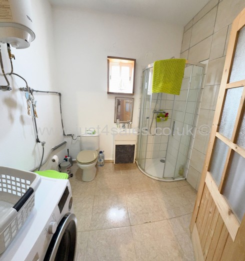 En suite bathroom