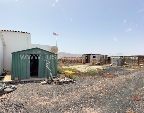 Storage shed