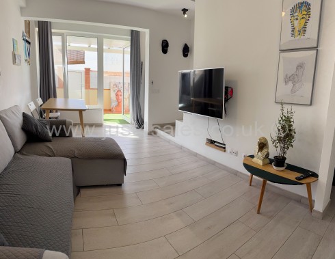 	Just 4 Sales, Calle Alcalde Juan Evora Suarez