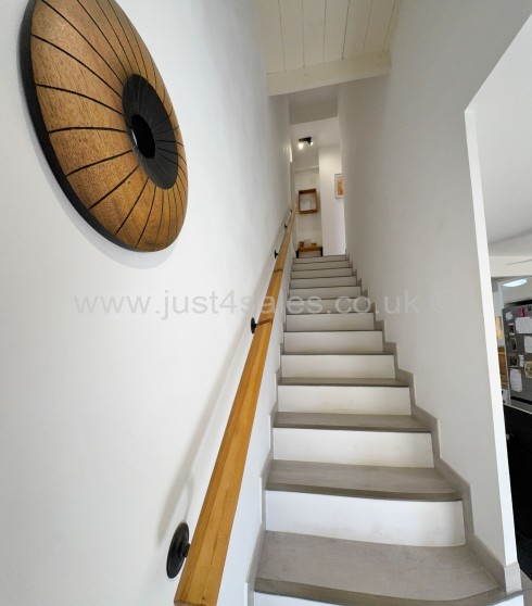 	Just 4 Sales, Calle Alcalde Juan Evora Suarez