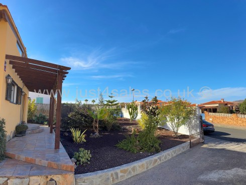 Just 4 Sales Triquivijate Just 4 Sales Triquivijate