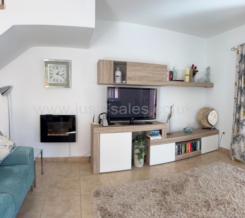 Just 4 Sales, La Colina