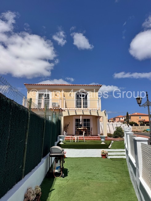 La Colina Just 4 Sales. La Colina Just 4 Sales.