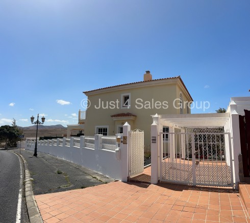 La Colina Just 4 Sales. La Colina Just 4 Sales.