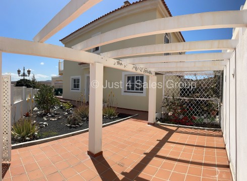 La Colina Just 4 Sales.