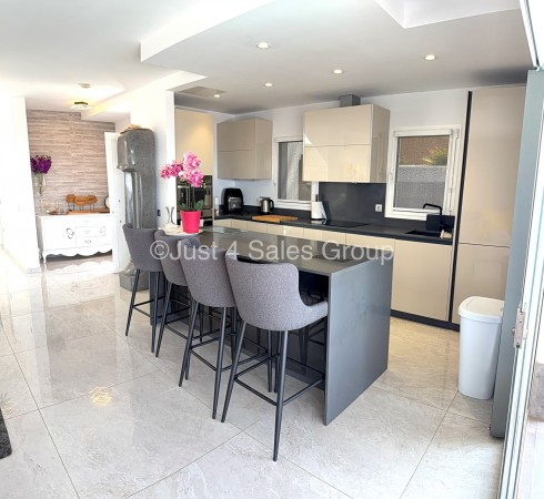 Just 4 Sales Calle Tamonante