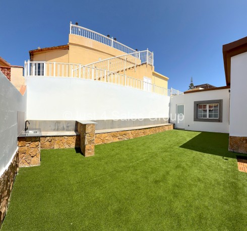 Calle Turmero Just 4 Sales.
