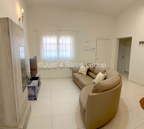 Calle Turmero Just 4 Sales.