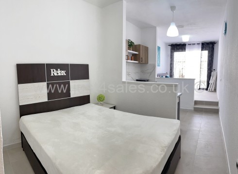 Just 4 Sales, Caleta Gardens